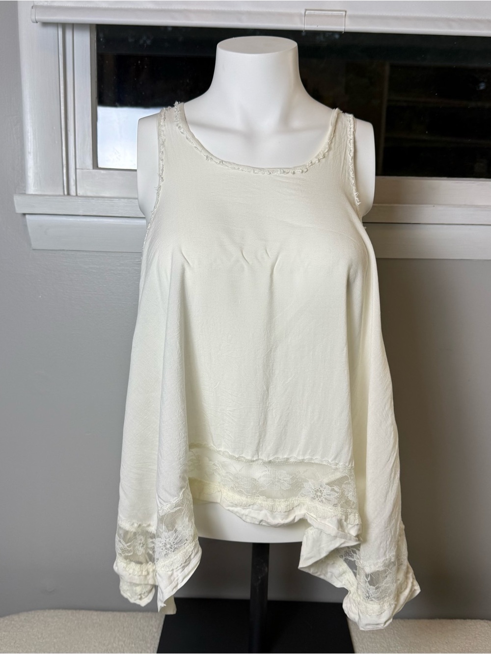 Free People Intimacy Sleeveless Lace-Trim Boho Ivory Asymmetrical Top Size XS